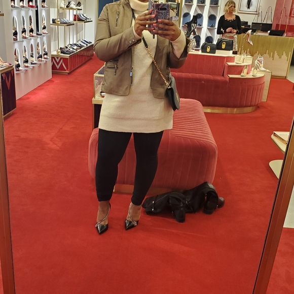 Meet your Posher, Liz - Picture 3 of 4